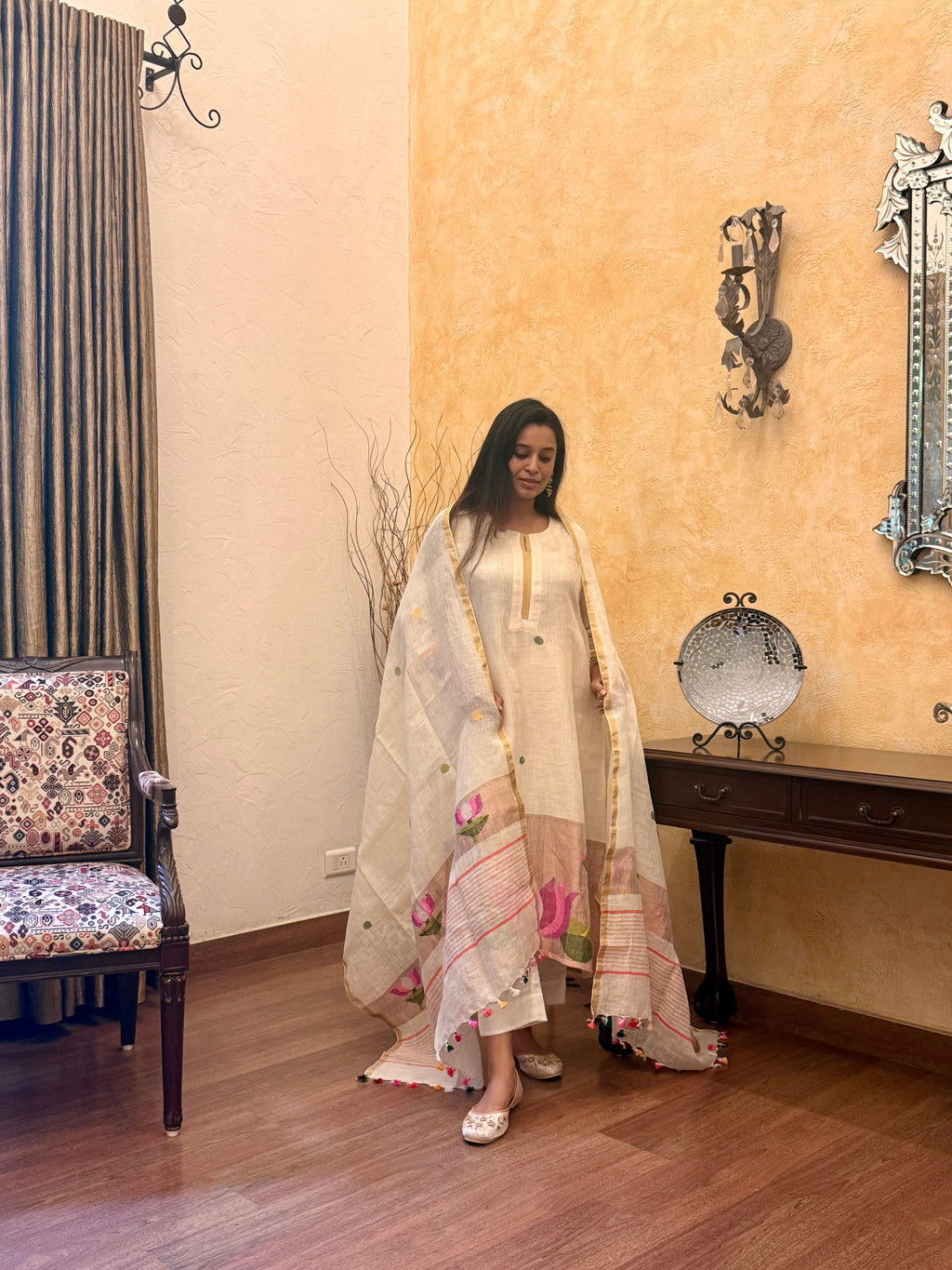 Dhara White Jamdani Paithani Unstitched Fabric Set