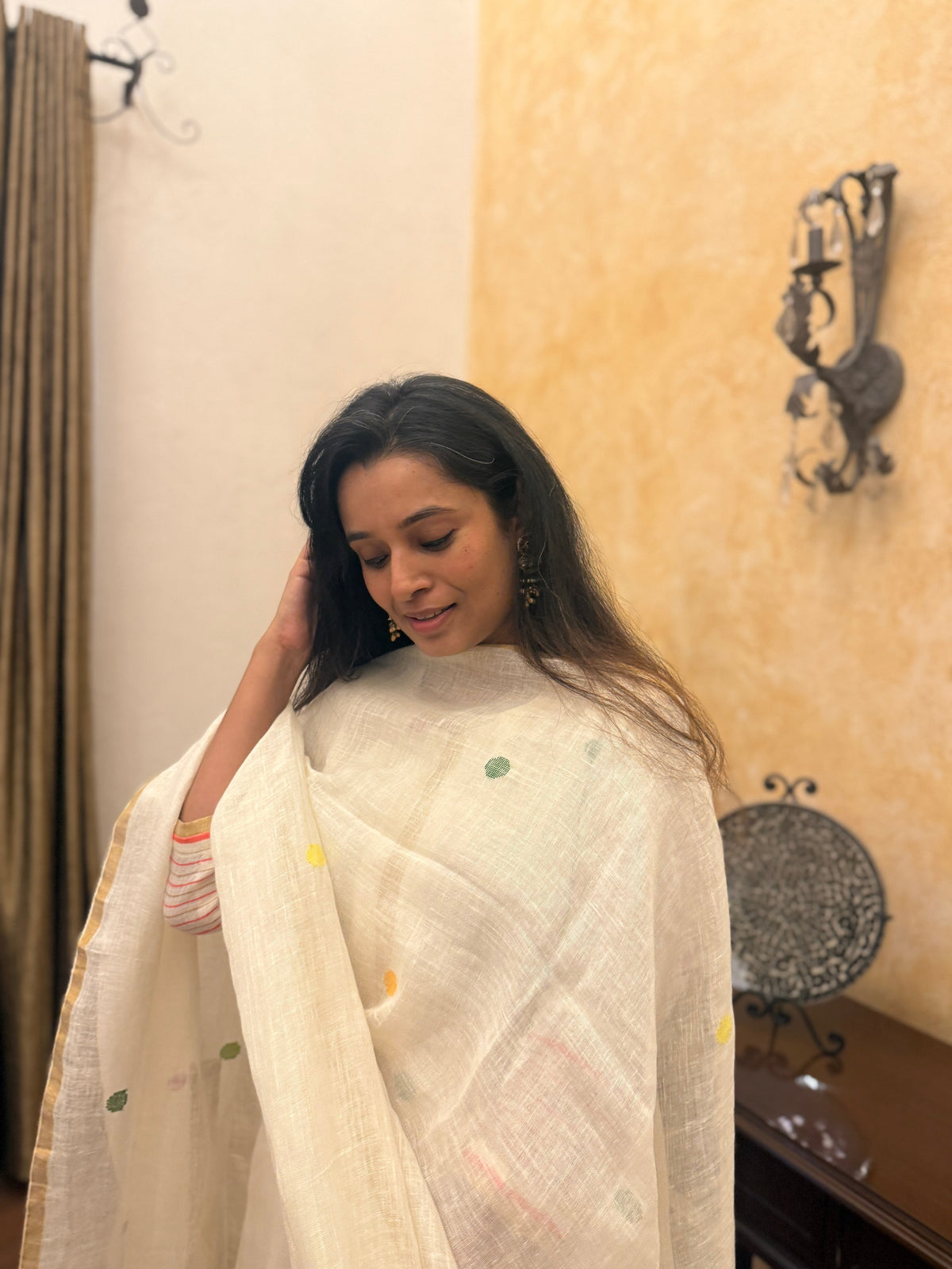 Dhara White Jamdani Paithani Unstitched Fabric Set