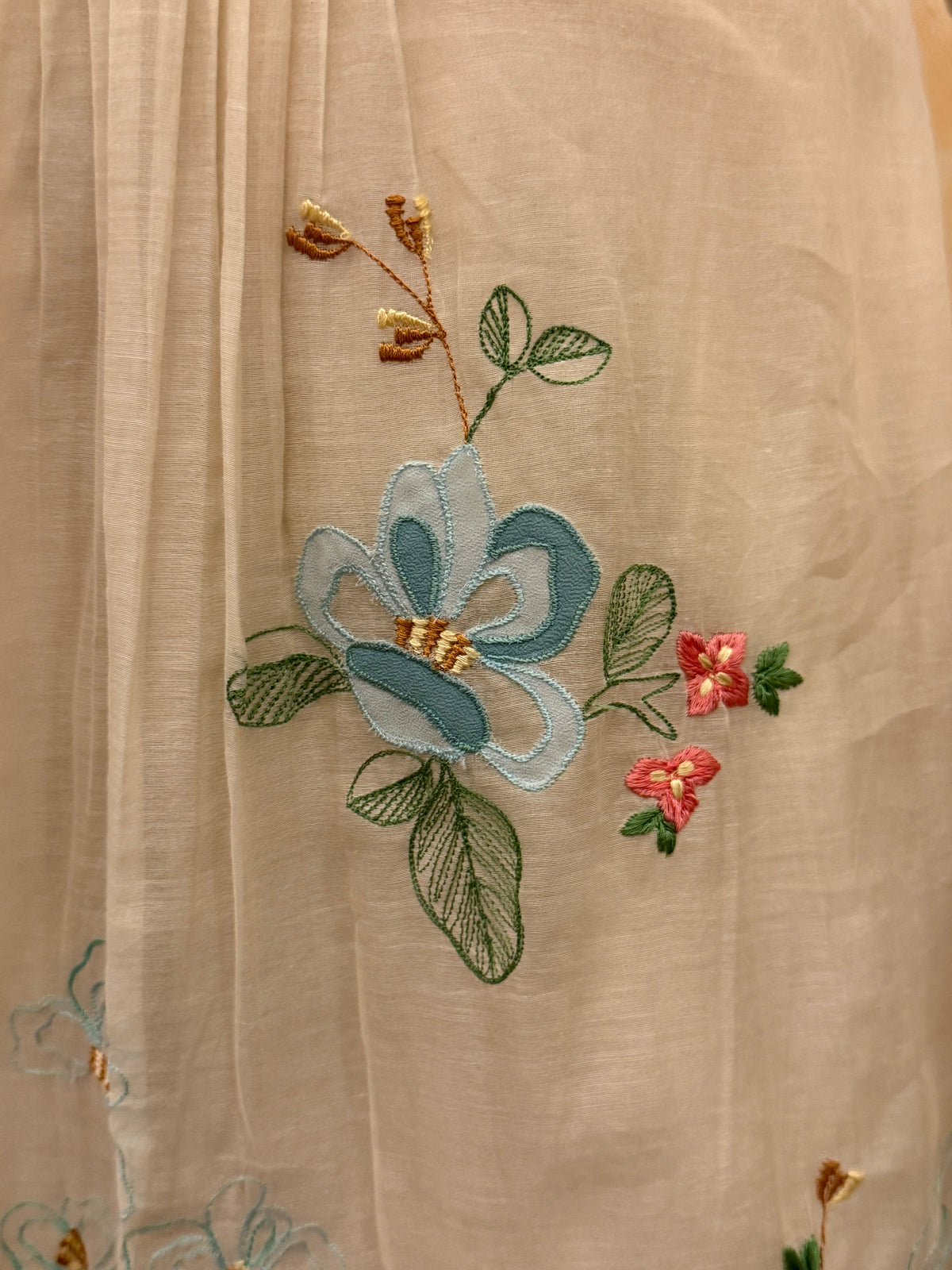 Vanilla White Appliqué Mul Chanderi Kurta Set