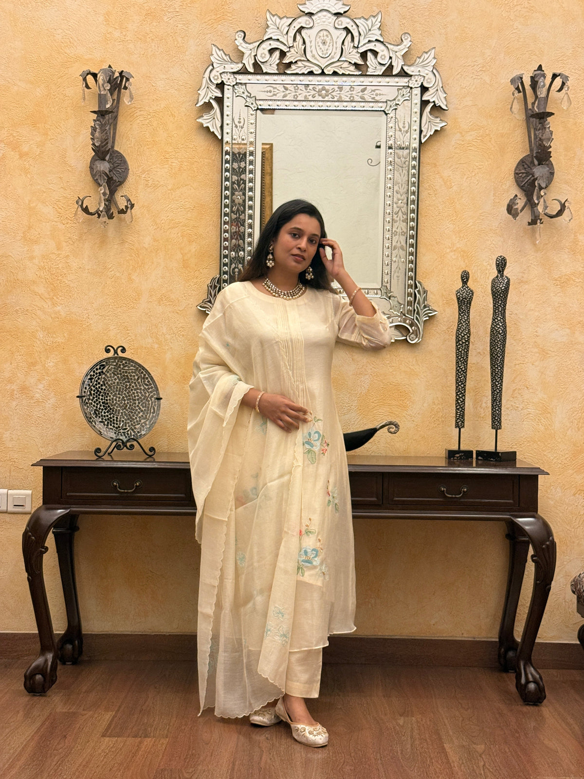 Vanilla White Appliqué Mul Chanderi Kurta Set