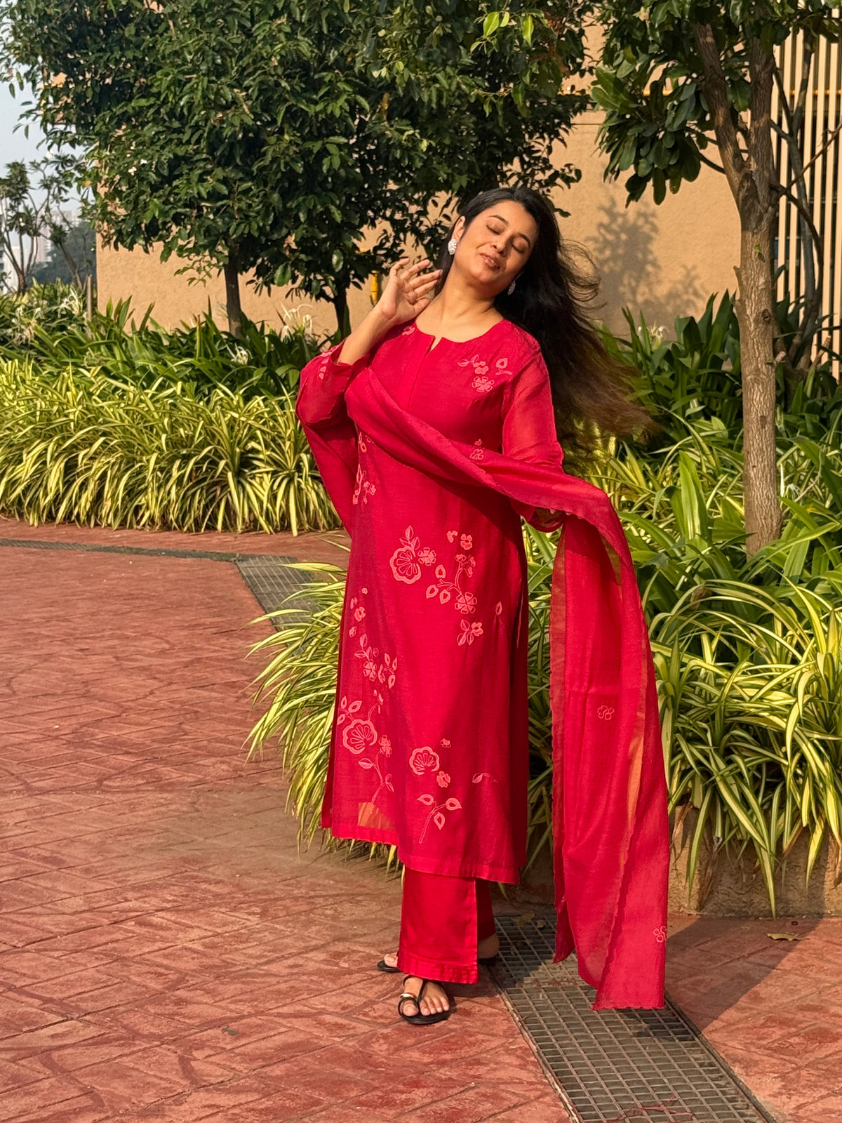 Scarlet Red Floral Appliqué Mul Chanderi Kurta Set